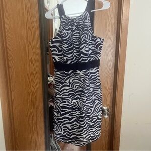 Elegant Navy and White Patterned Dress